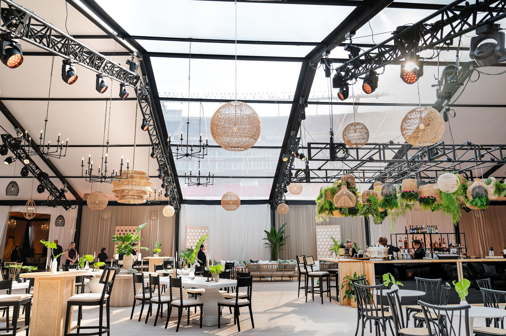 Atrium tent: Wedding & banquet atmosphere