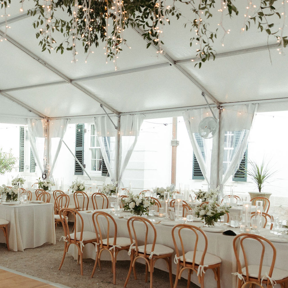 Atrium tent: Light-filled interior